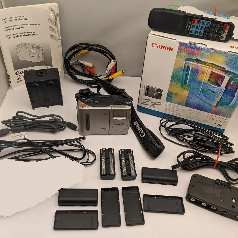 CANON ZR MiniDV Digital Video Camcorder Kit | NTSC | ZR KIT [ ** PARTIAL ** ]